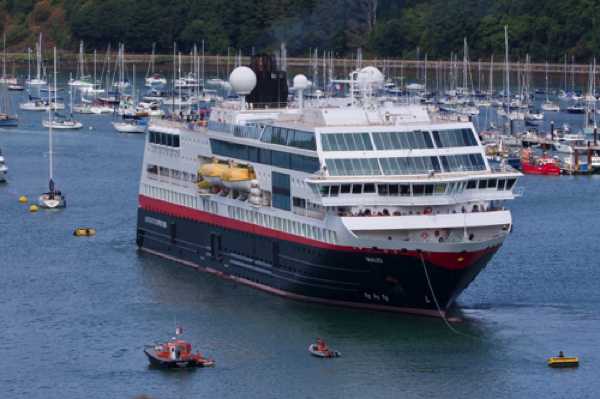 19 August 2022 - 14:56:33

 -------------- 
Hertigruten cruise ship Maud departs Dartmouth